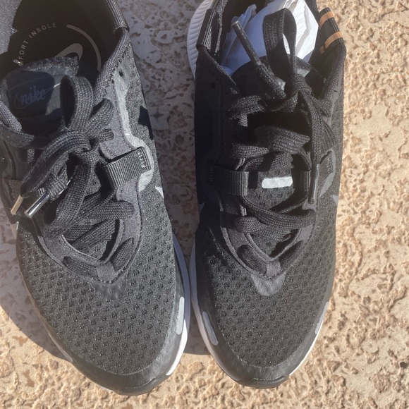 Nike Black and Gold Running Sneakers Shoes for Women’s size 6.5 - Picture 9 of 11